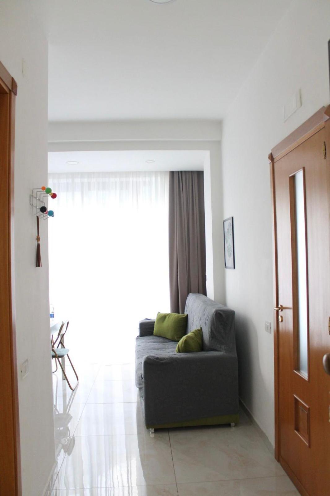 B&B Central Rooms 137 Наполи Екстериор снимка