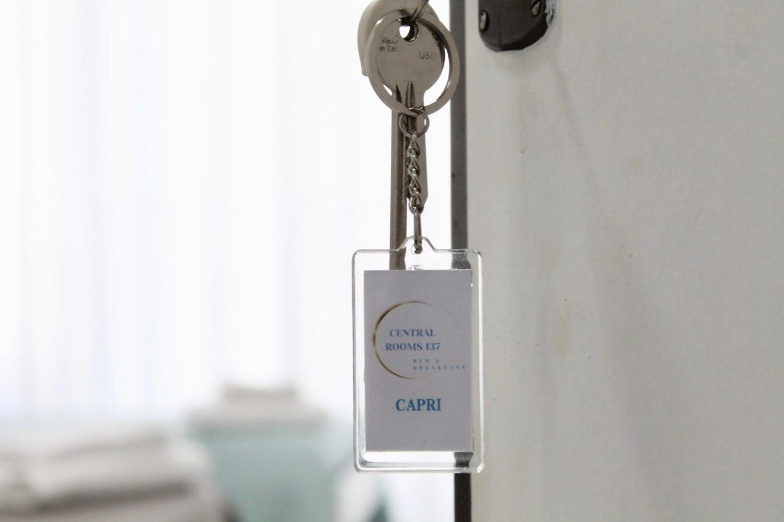 B&B Central Rooms 137 Наполи Екстериор снимка